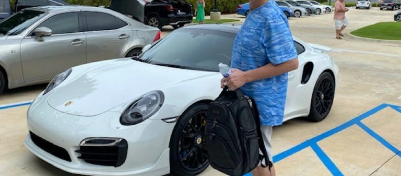 Τι άλλο θα ακούσουμε; Άνδρας στις ΗΠΑ αγόρασε Πόρσε με επιταγή που εκτύπωσε στο σπίτι του!